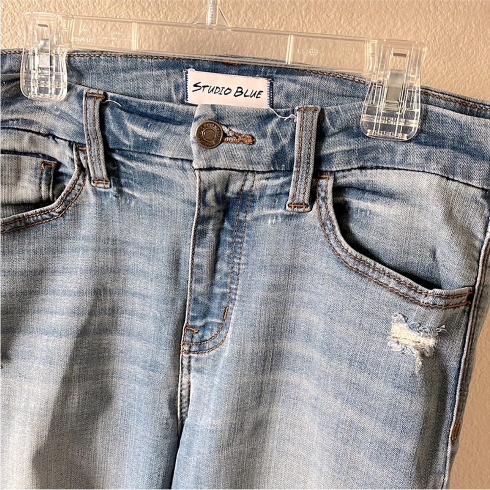 Studio Blue Mid Rise Cropped Jeans - Picture 2 of 5